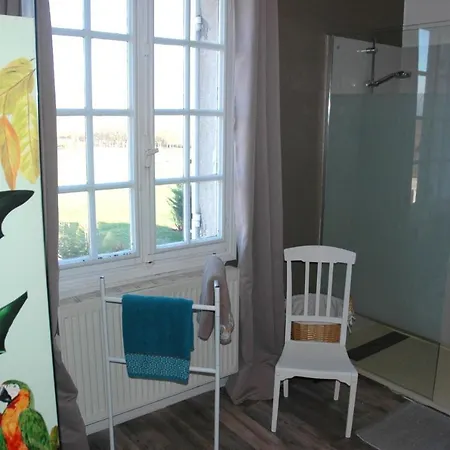 Domaine De La Queyssie לינה וארוחת בוקר