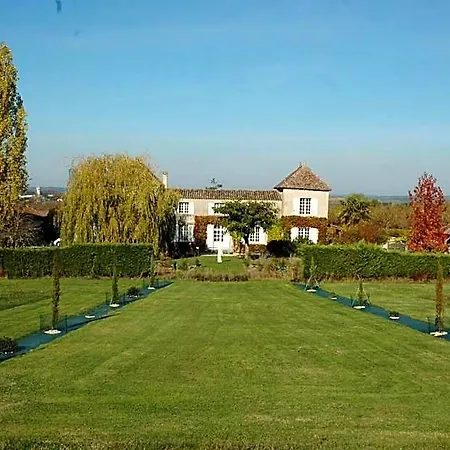 לינה וארוחת בוקר Domaine De La Queyssie Saussignac
