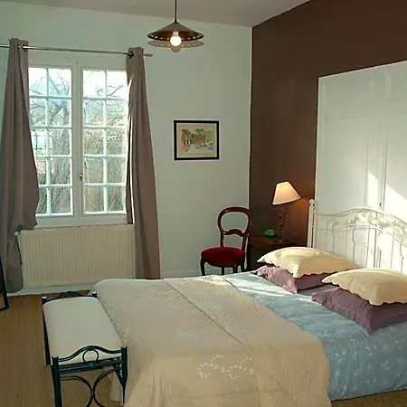 Domaine De La Queyssie לינה וארוחת בוקר 3*